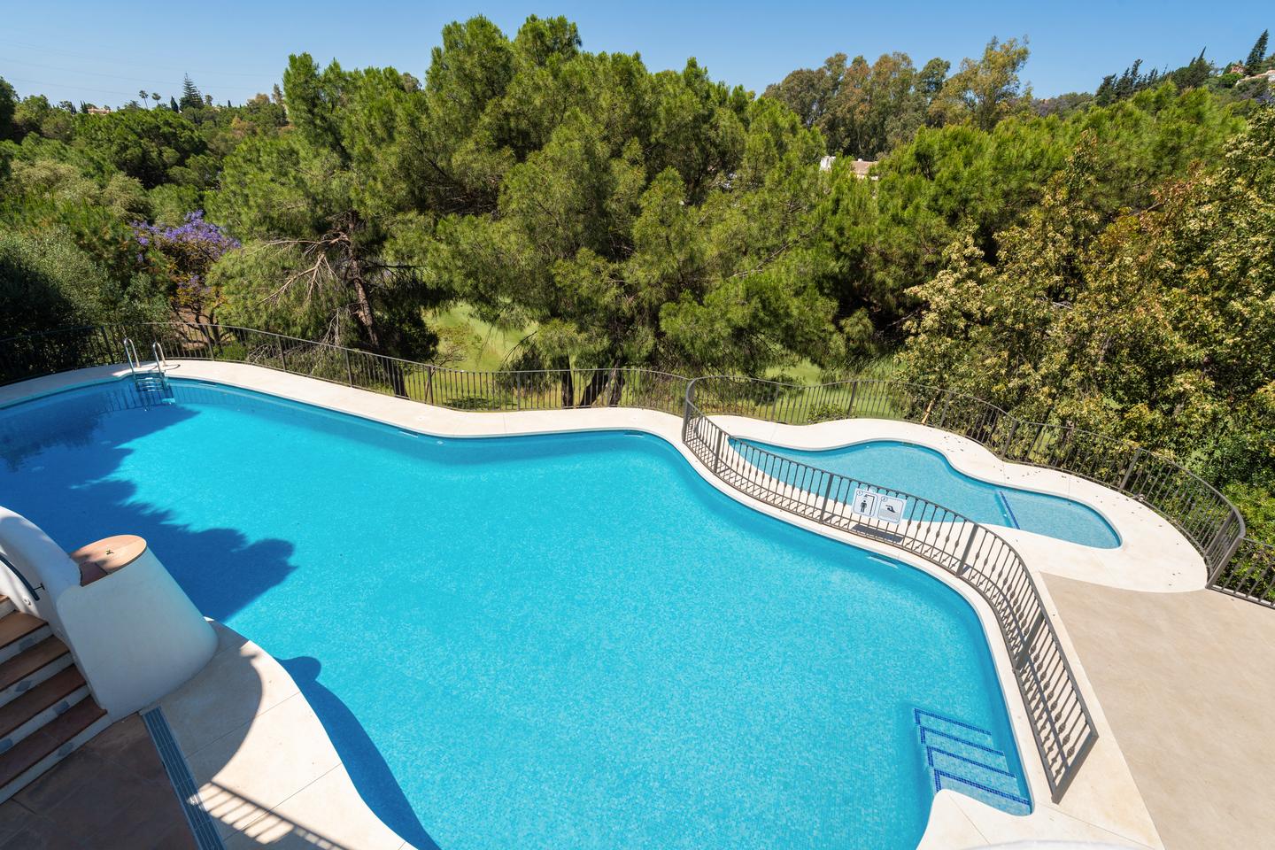 Shared pool, La Quinta Retreat