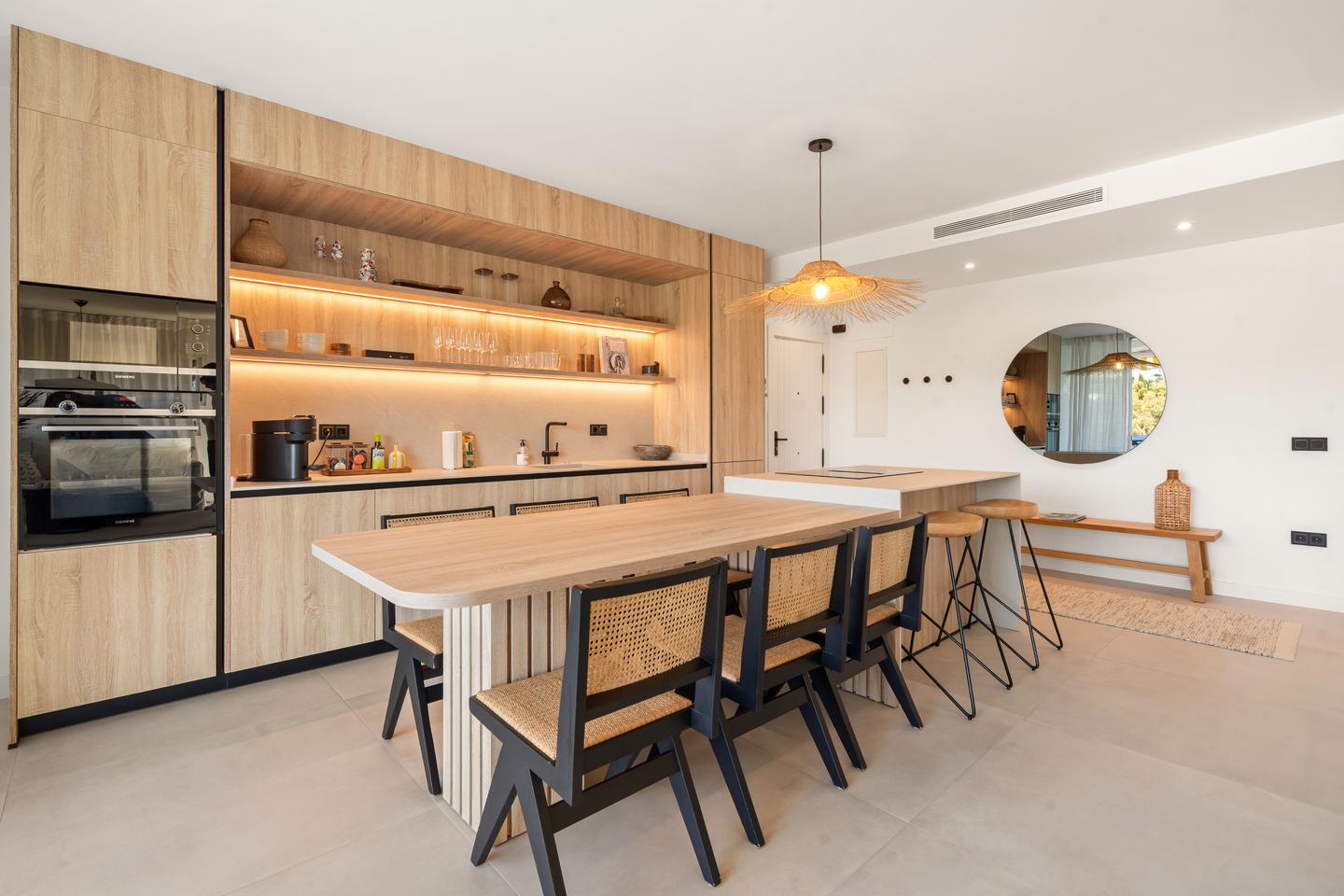 Dining table, La Quinta Retreat