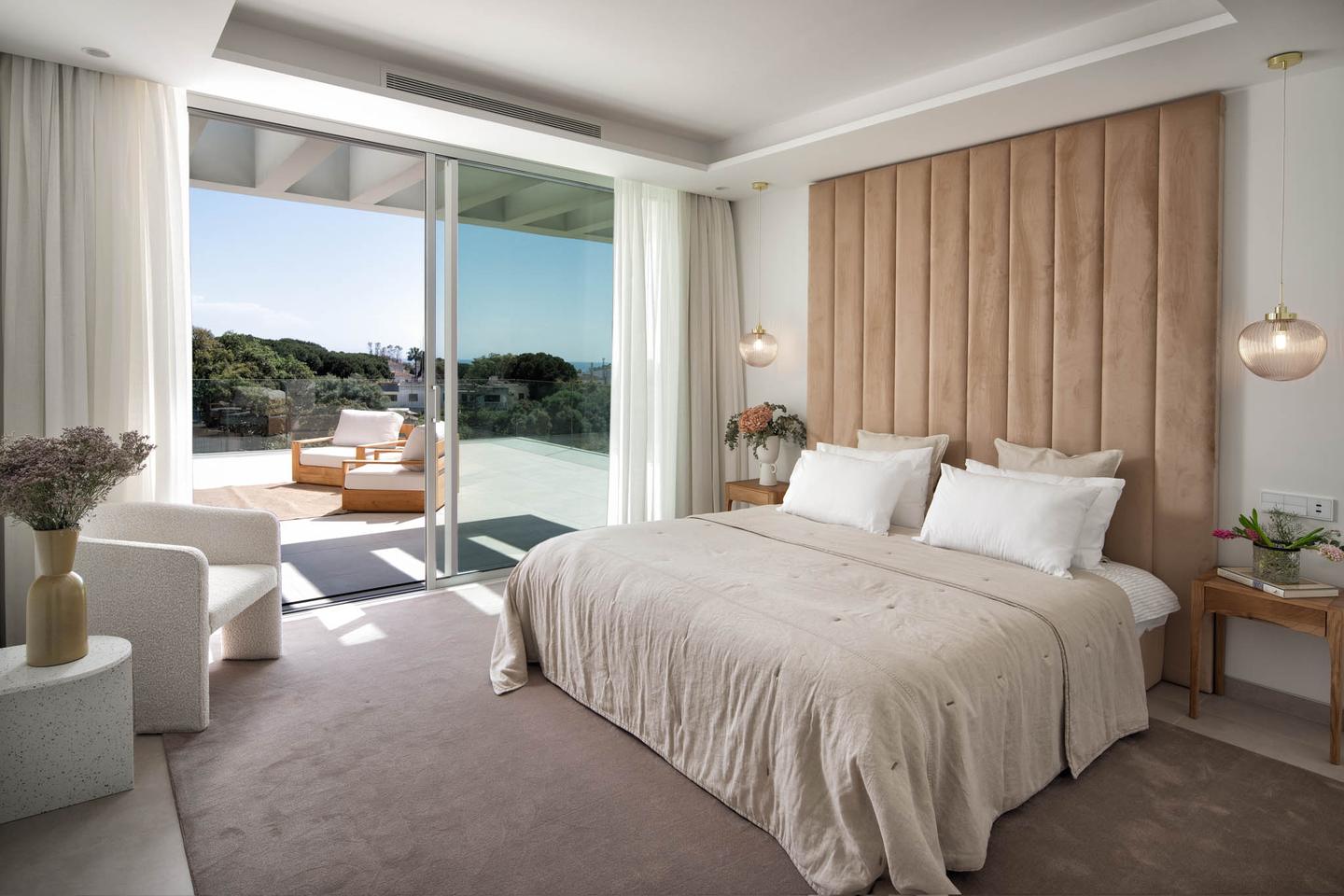 Bedroom opening onto the terrace, Villa ALMA