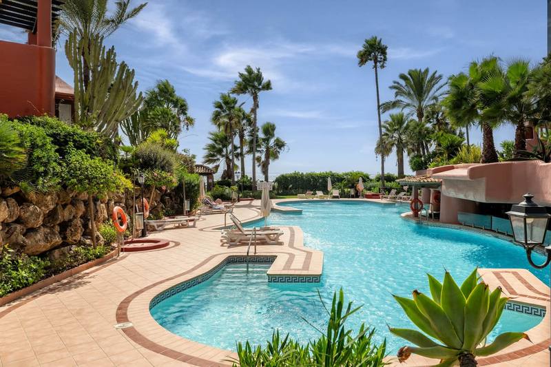 Jardines y piscina, Ático en primera línea, Nueva Milla de Oro