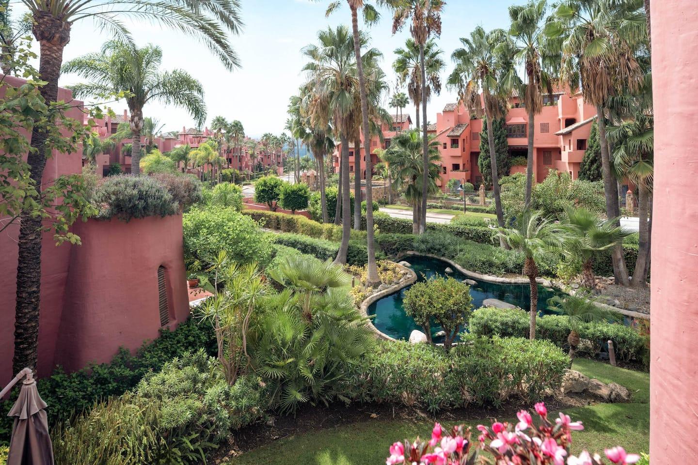 Jardines tropicales, Ático en primera línea, Nueva Milla de Oro