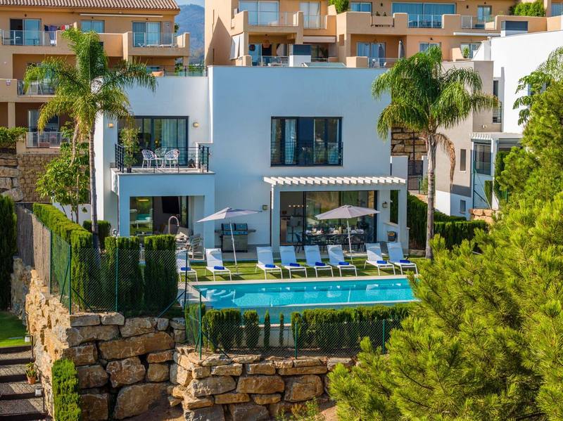 La villa y su piscina, Villa de golf en La Resina