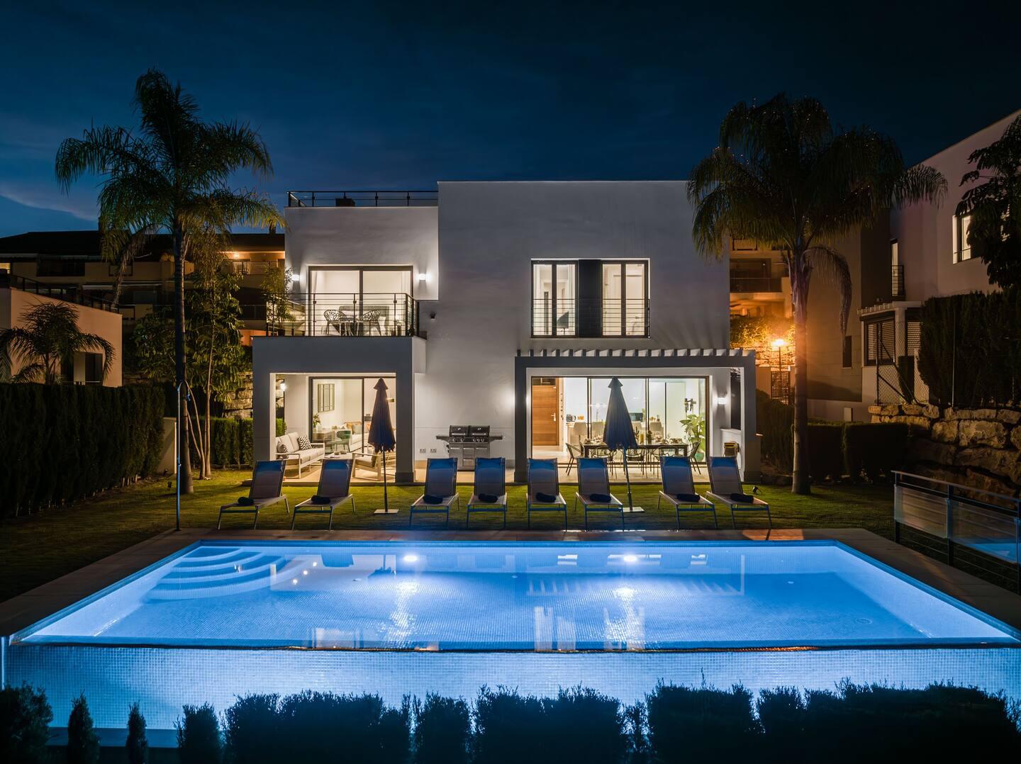 The villa in the evening, La Resina Golf Villa