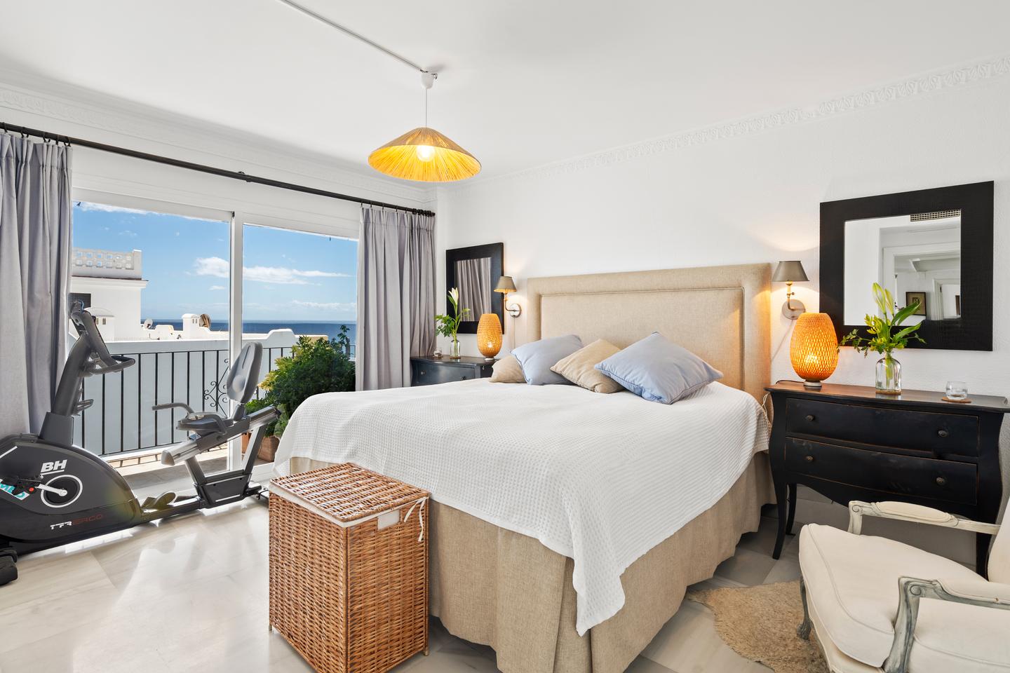 Main bedroom, Beachfront Marbella Apartment