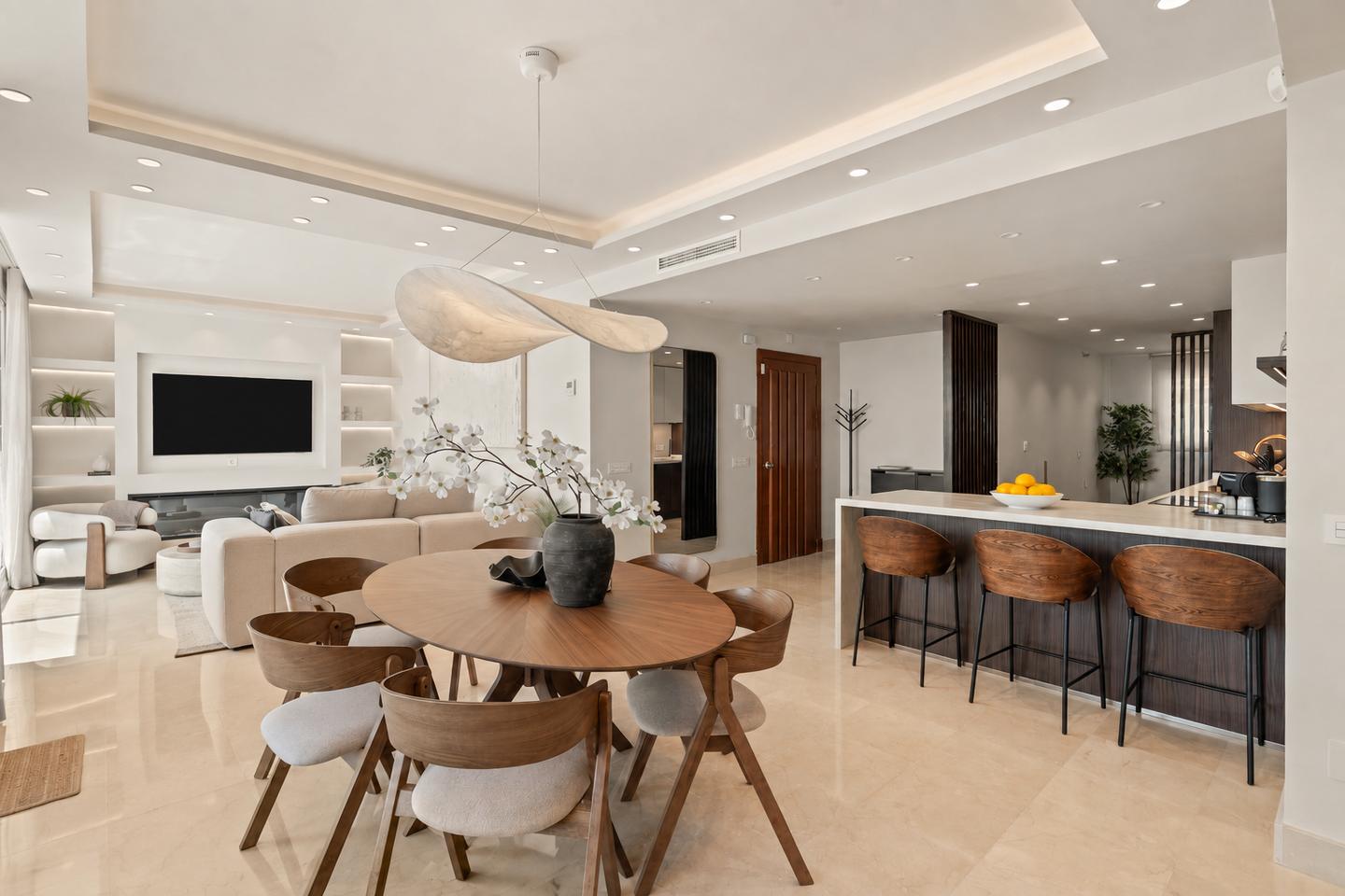 Dining area and open kitchen, Golf Valley Penthouse