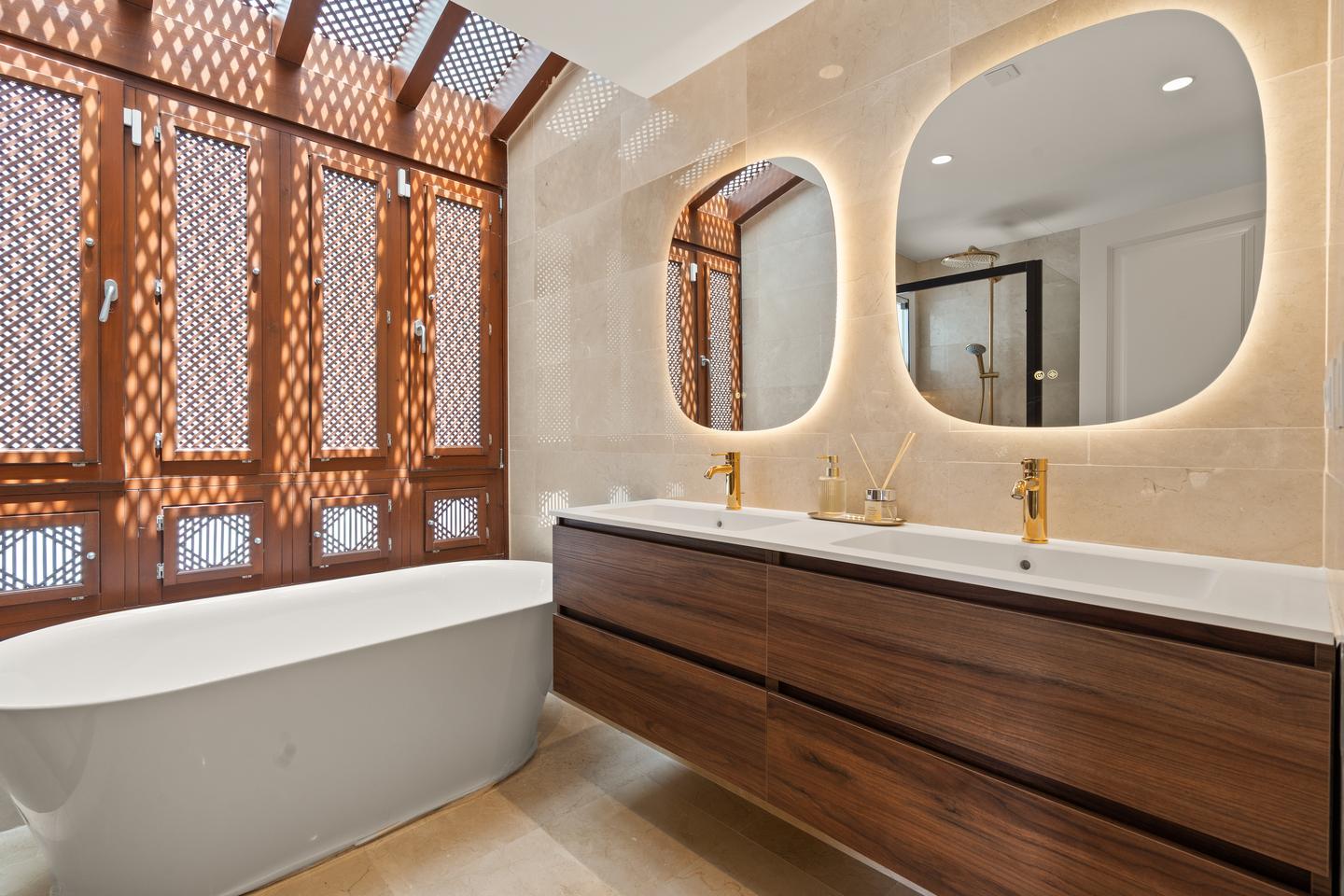 Bathroom with freestanding bath, Golf Valley Penthouse